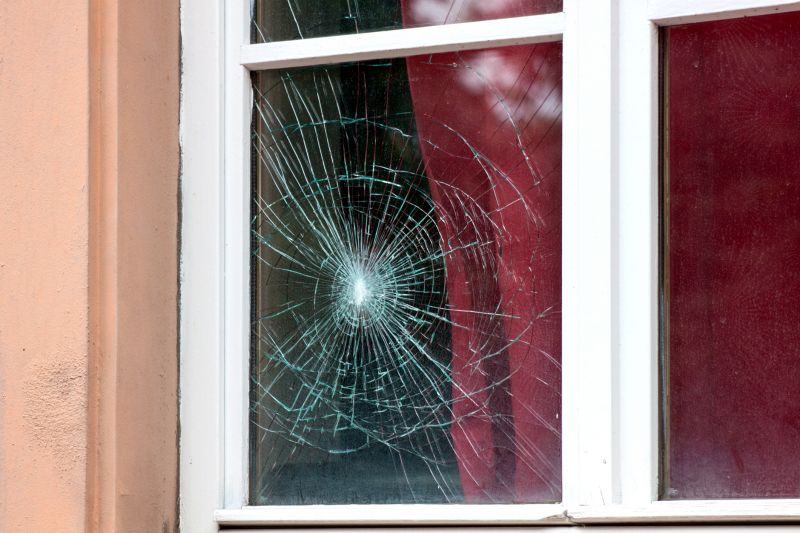 Cracked Window Repair in Kansas City, KS